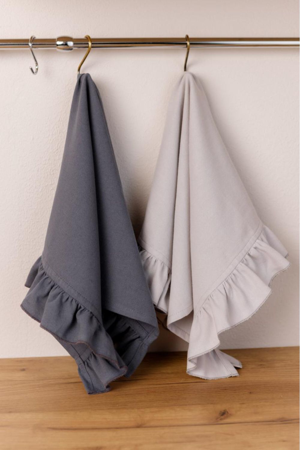 Kitchen Towel with Ruffle