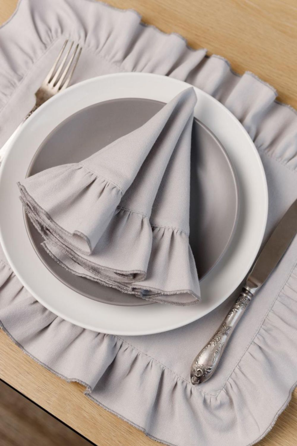 Placemat with Ruffle