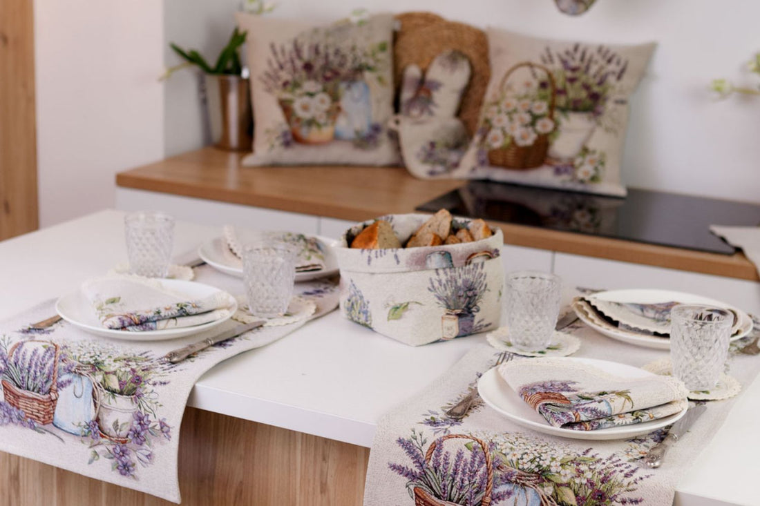 5 Ways to Mix Tablecloths, Runners & Napkins on the Same Table