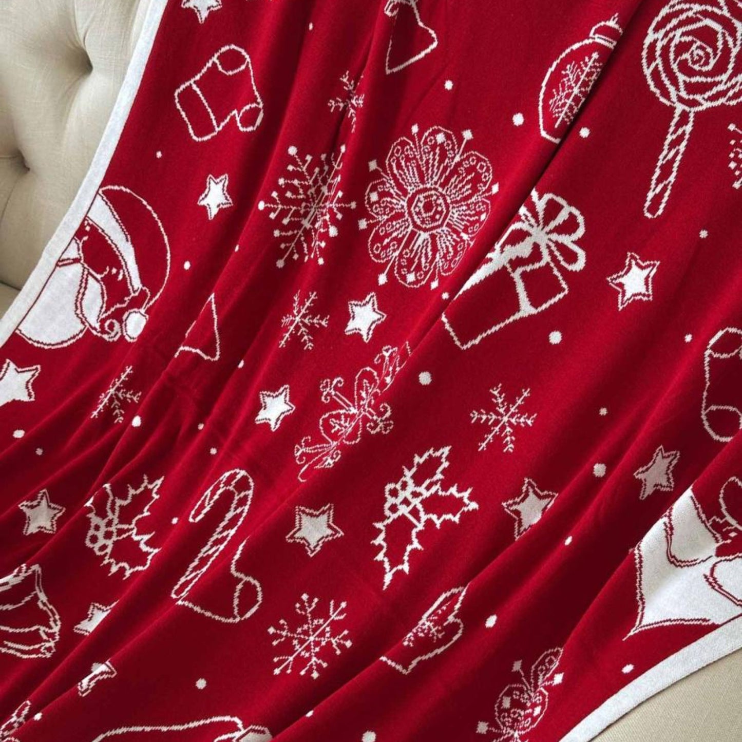 Red Knitted Christmas Throw Blanket – Santa