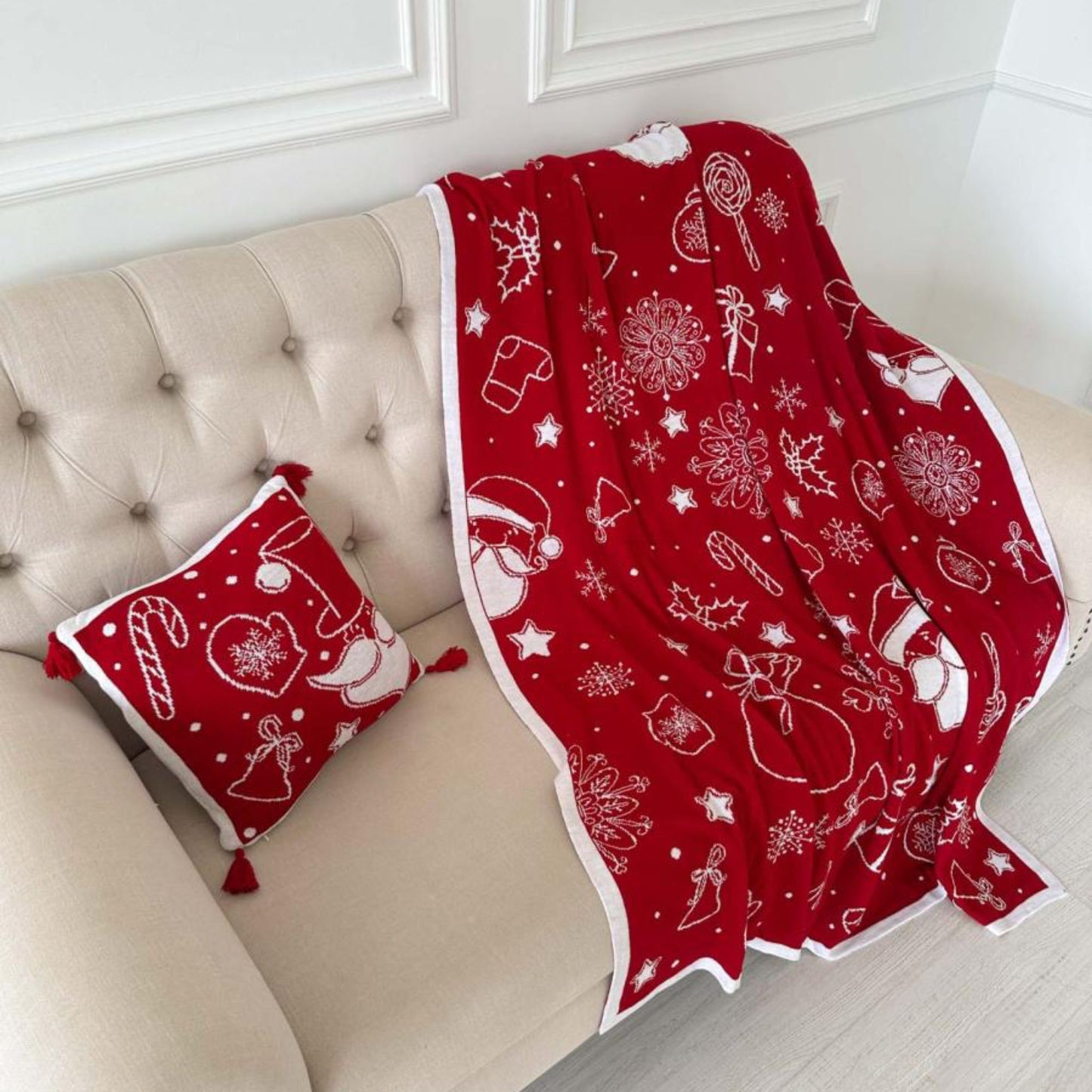 Red Knitted Christmas Throw Blanket – Santa
