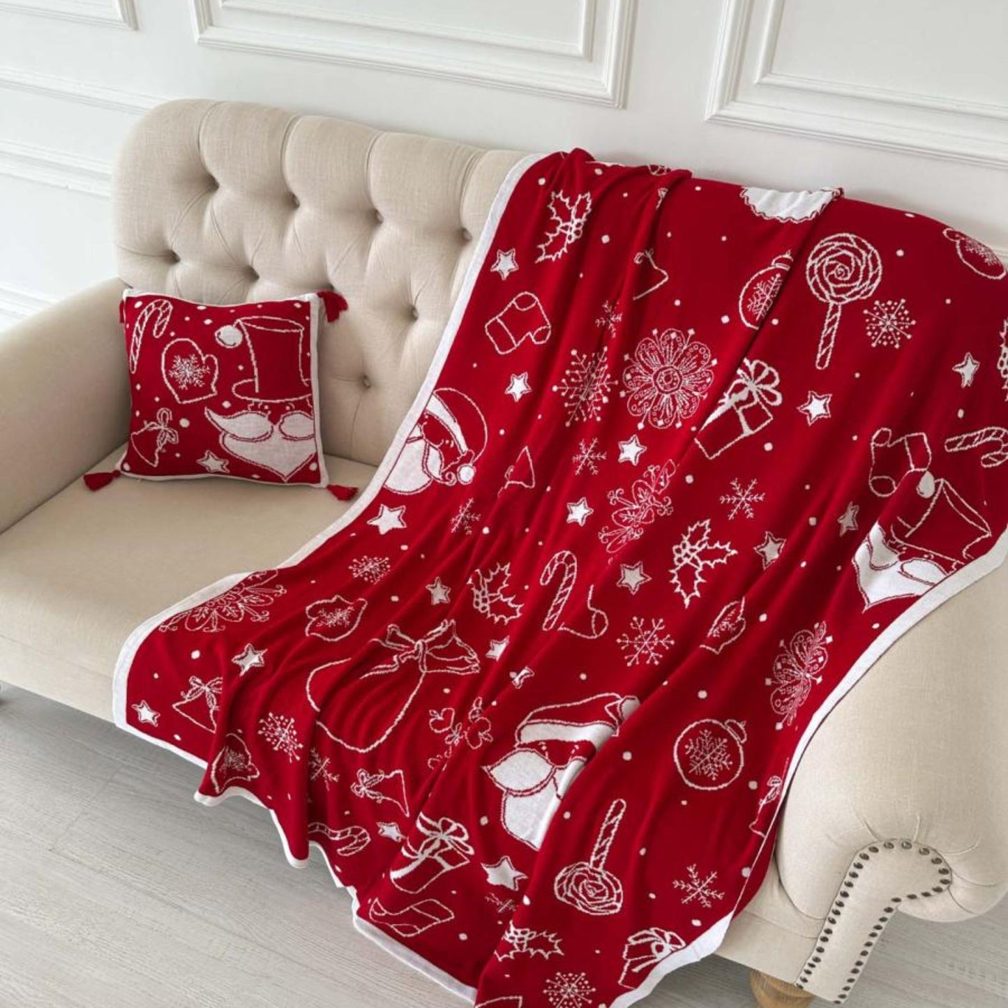 Red Knitted Christmas Throw Blanket – Santa