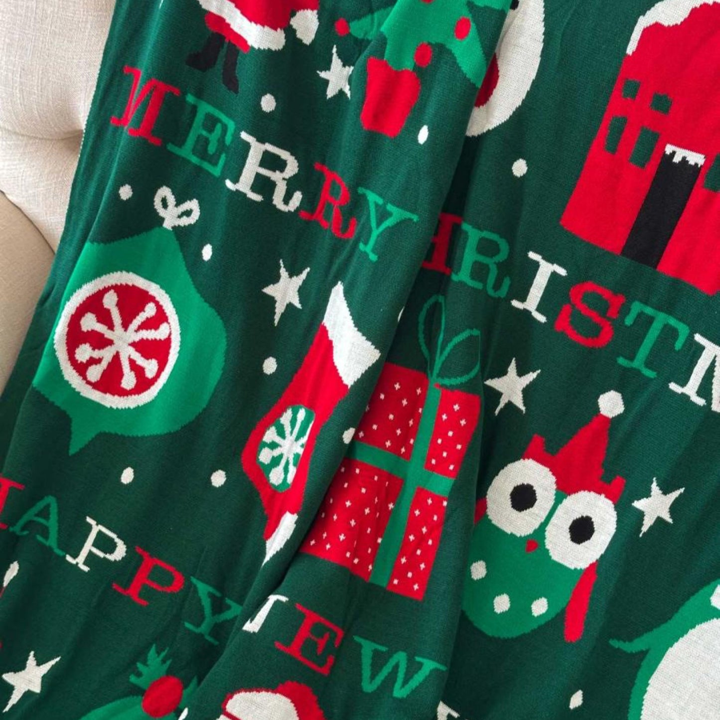 Green Knitted Christmas Throw Blanket – Merry Christmas