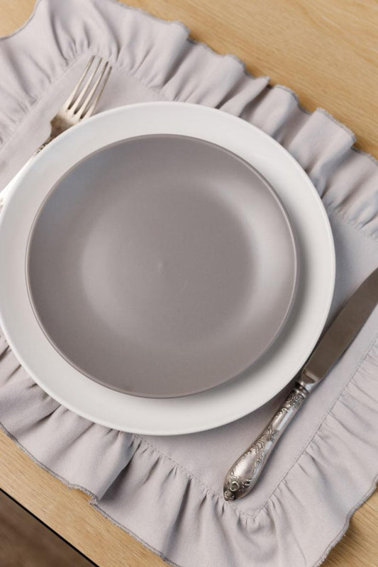 Placemat with Ruffle