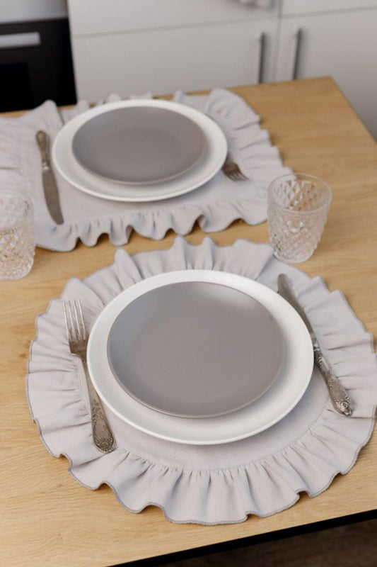 Round Placemat with Ruffle